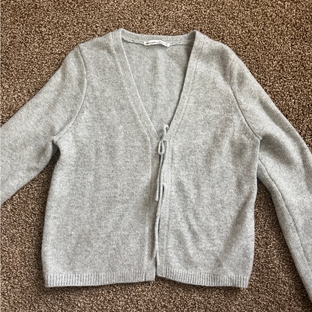 Abercrombie & Fitch Light Gray Cardigan